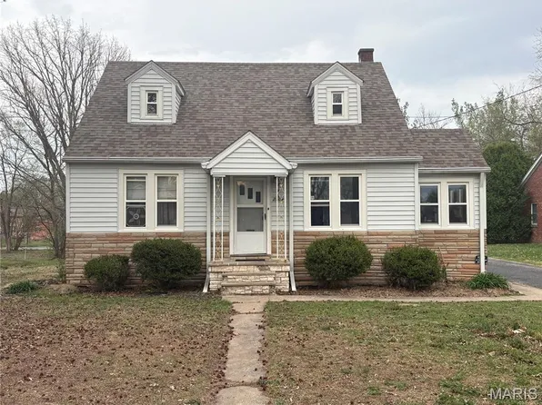 2304 Caseyville Ave, Swansea, IL 62226