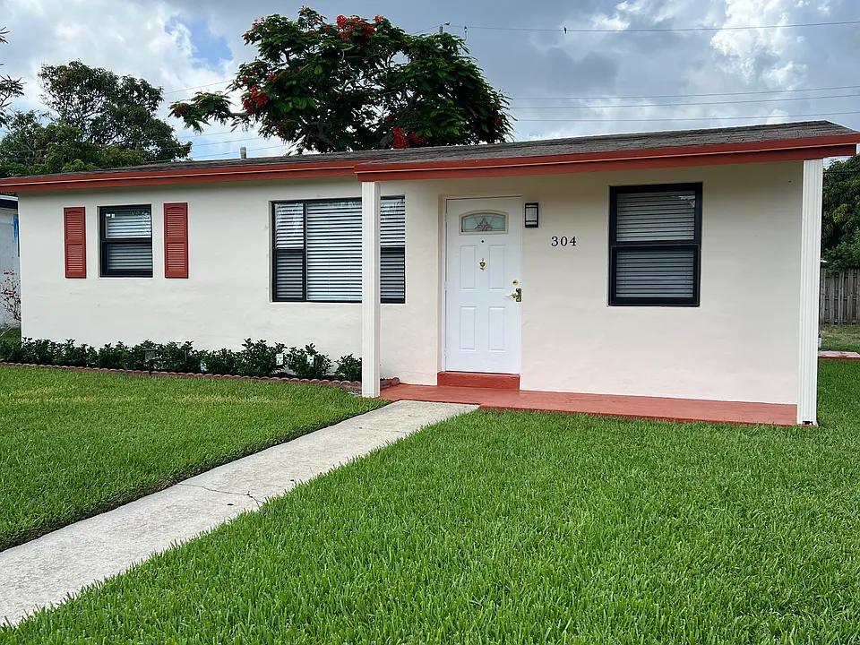 304 NW 11th Ave