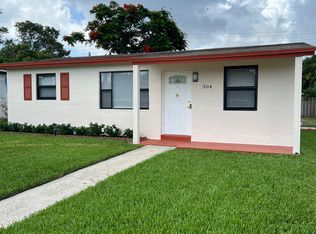 304 NW 11th Ave, Boynton Beach, FL 33435