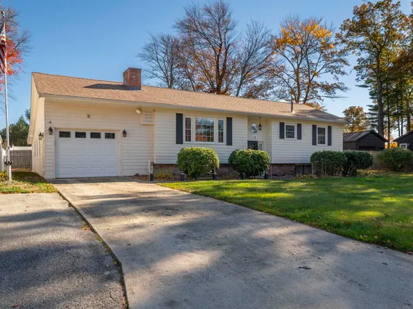 10 Cedar Street, Hudson, NH 03051