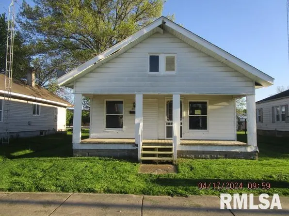 210 W Ray Ave, Christopher, IL 62822