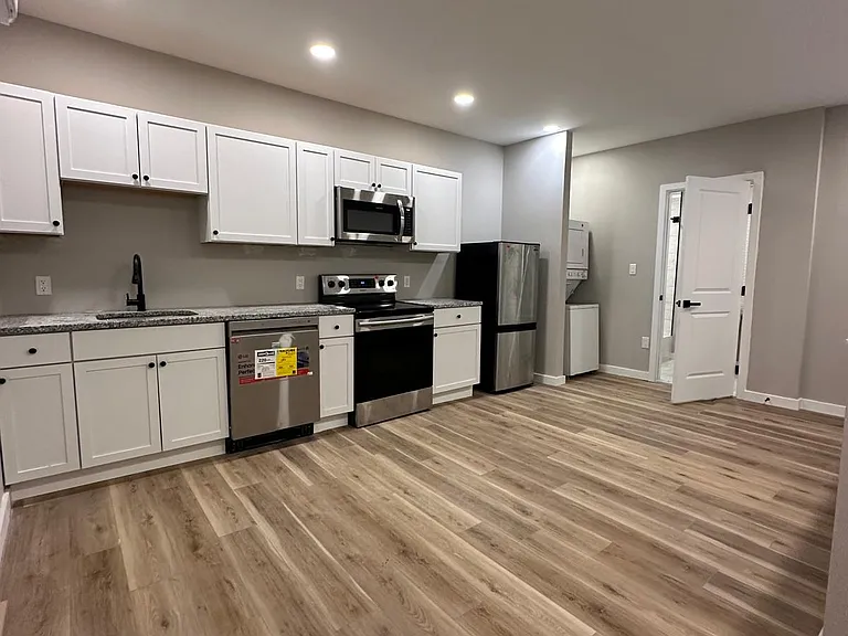 4250 Lancaster Ave #2 — Photo 4