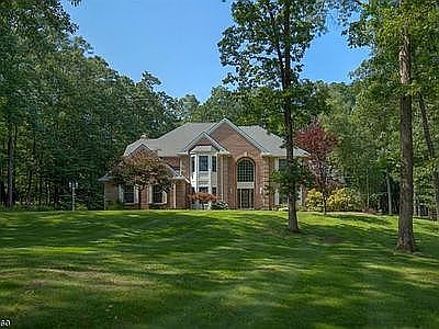 2nd image of 18 Coddington Ln