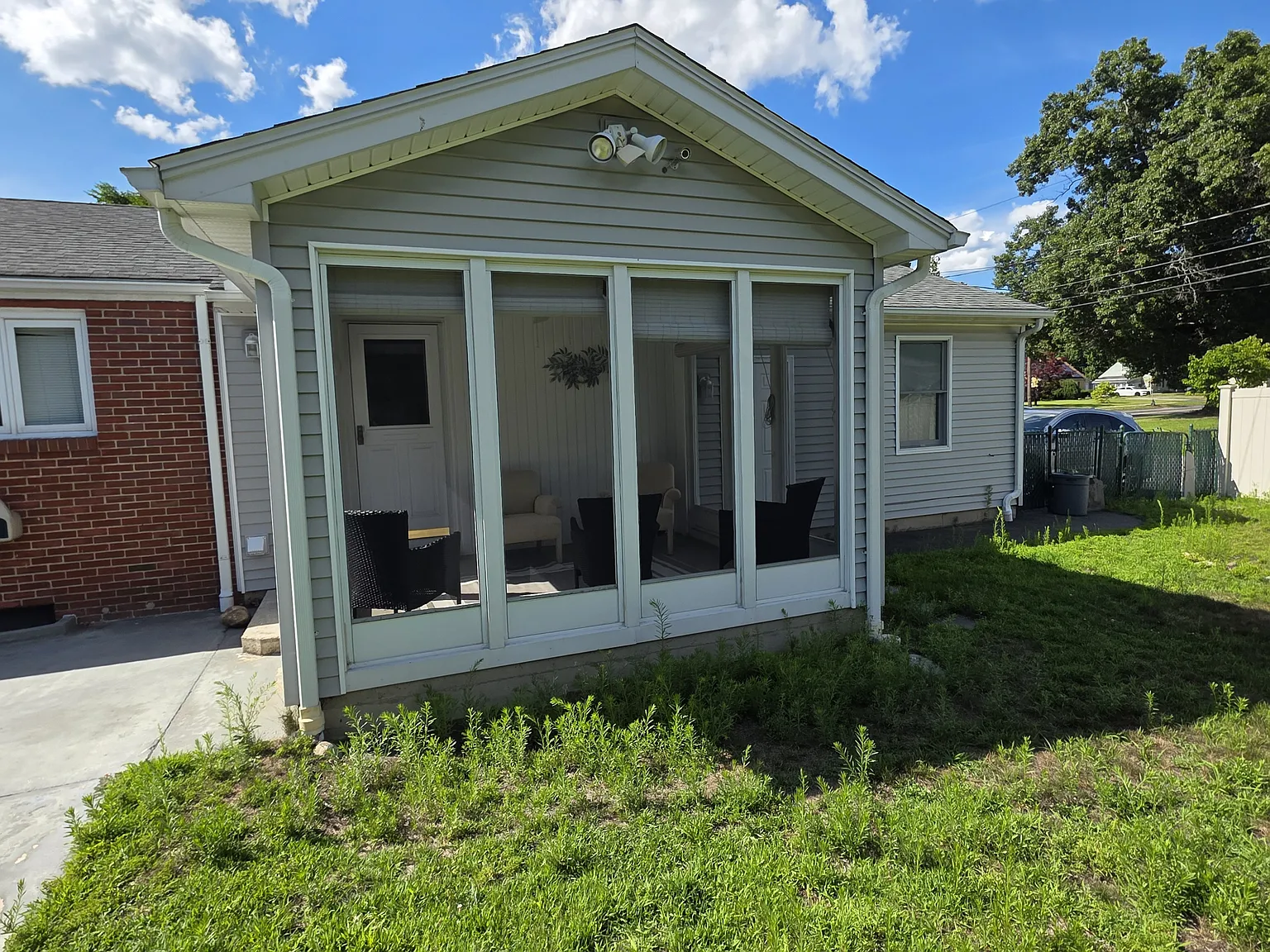 2 bed, 1100 sqft, $2,400 — Photo 4