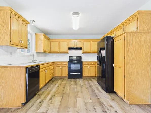 16407 Harris Ave, Belton, MO 64012