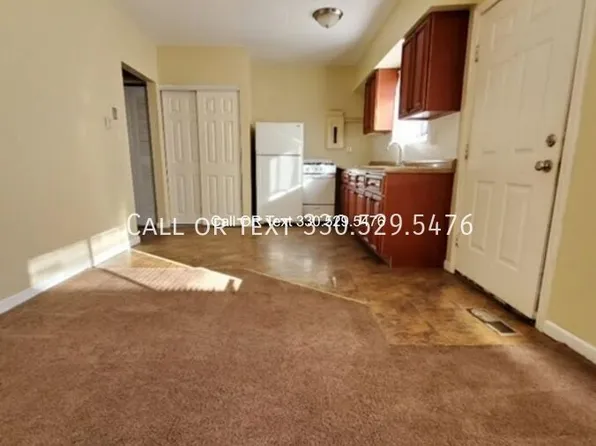 2387 Newton St, Akron, OH 44305