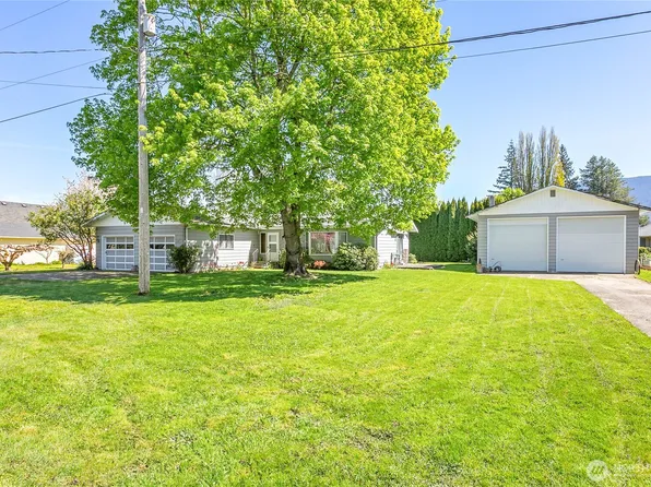 208 W 2nd Street, Nooksack, WA 98276