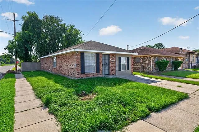 4 bed, 2.0 bath, 1440 sqft, $1,500 — Photo 2