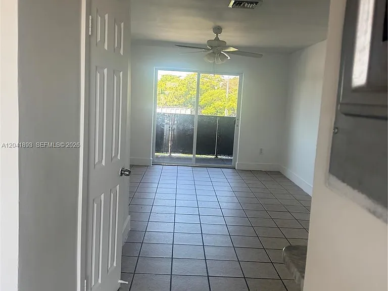 1551 W Okeechobee Rd #19 — Photo 11