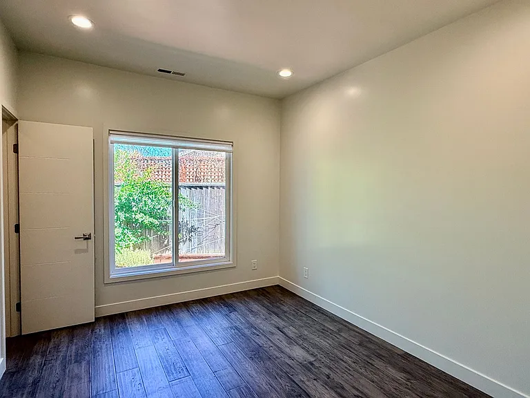 1111 Pippin Creek Ct — Photo 30