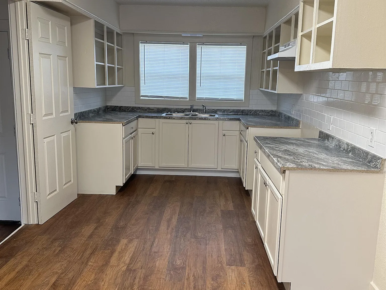 5635 Avenue B - 1 — Photo 3