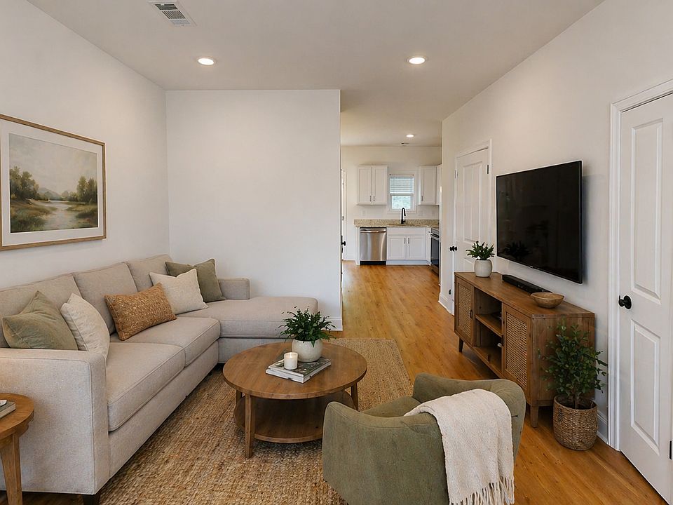 1st image of 860 Levitan Dr