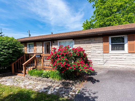 3rd image of 10704 Jacqueline Way