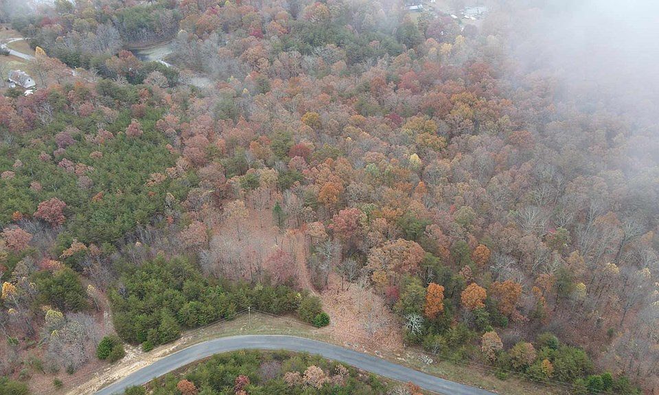 2nd image of 4.84 Meadow Ln