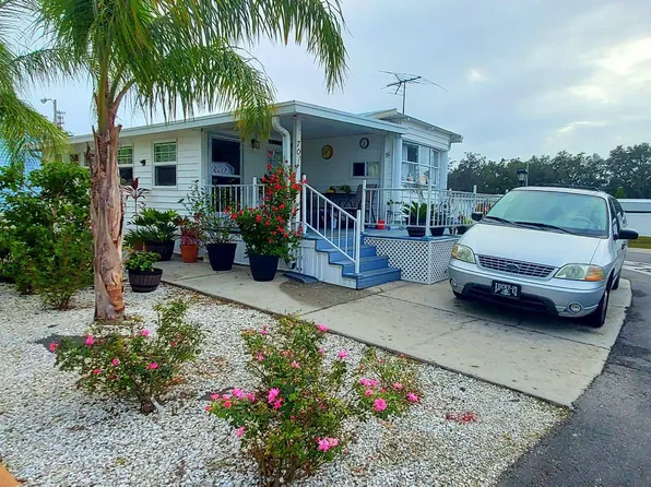 37251 Chancey Rd #70, Zephyrhills, FL 33541