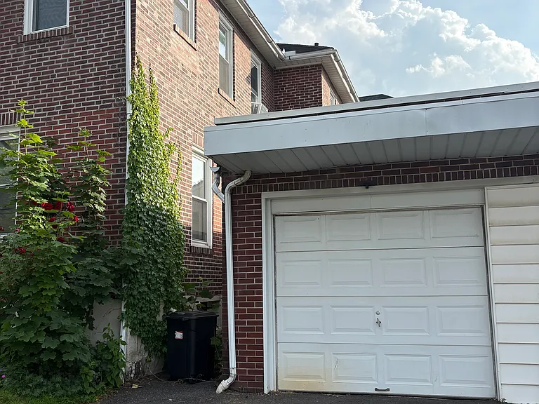307 Irwin St — Photo 12