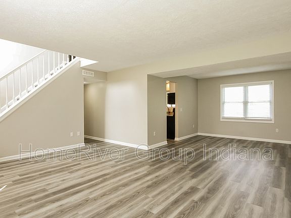 2nd image of 805 S Timber Creek Dr