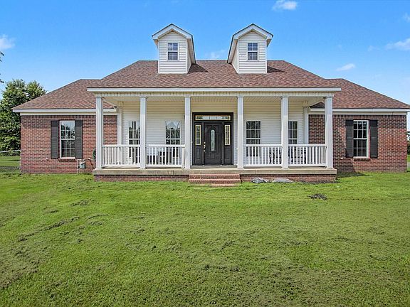 4th image of 44 Bradley Ln
