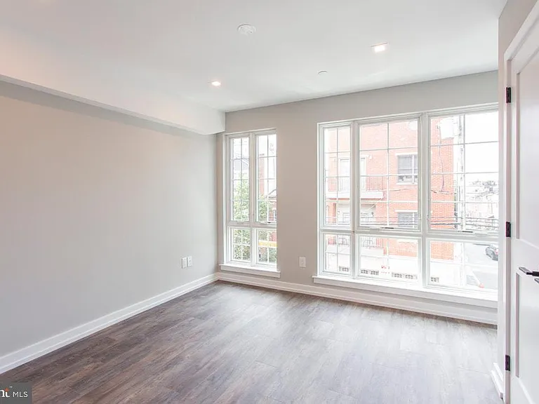 1619 Bainbridge St #3 — Photo 9