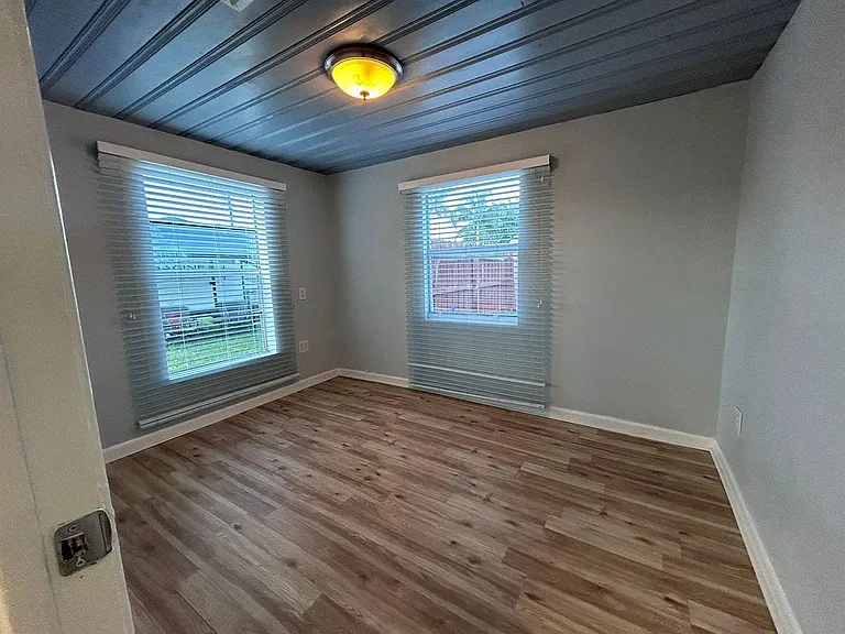 3901 Lakewood Rd — Photo 7