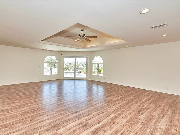 530 Cameron Crest Dr — Photo 16