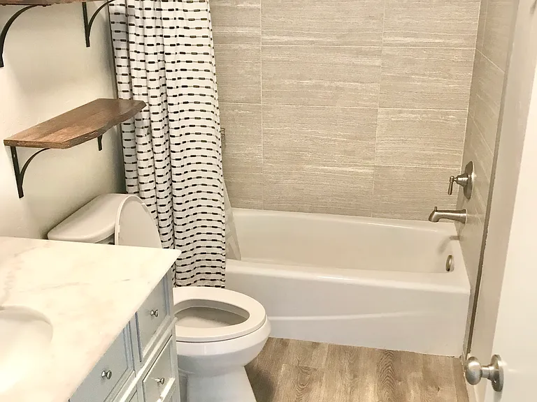 357 W Gettysburg Ave — Photo 6