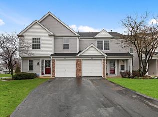 90 E Shag Bark Ln, Streamwood, IL