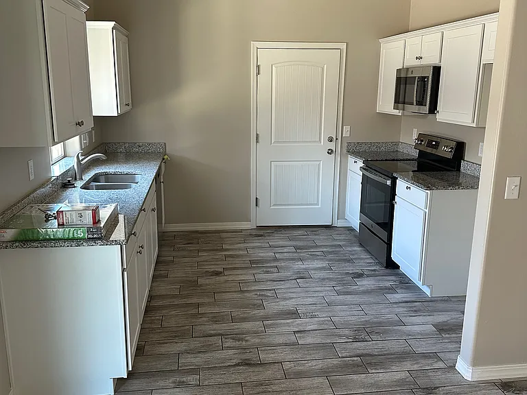 2619 Harrod Ave — Photo 6