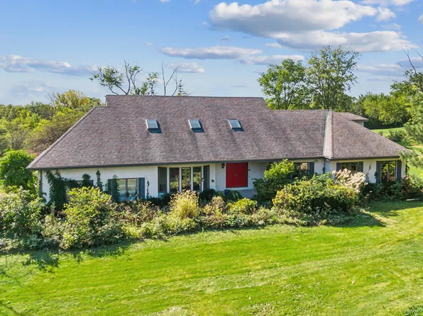 96 Old Creek Rd, Palos Park, IL 60464