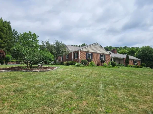 481 Wassona Dr, Marion, VA 24354