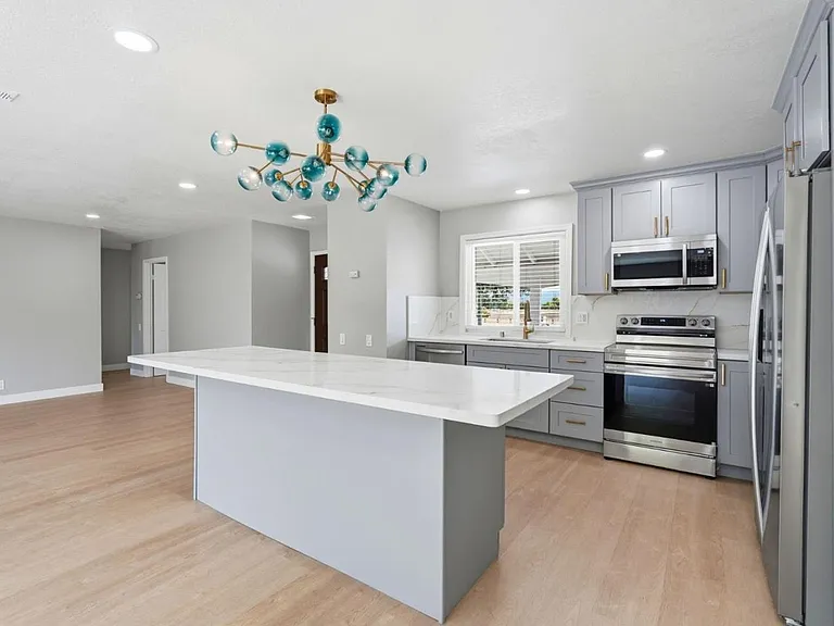 1857 Macduee Way — Photo 12