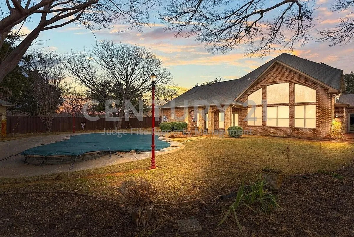 Building Photo - 900 Amethyst Dr