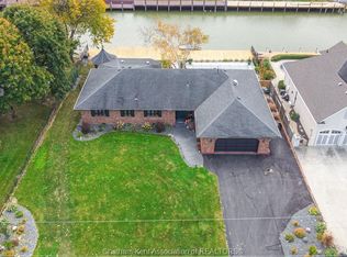 19165 Blue Water Ave, Lakeshore, ON N0P2L0