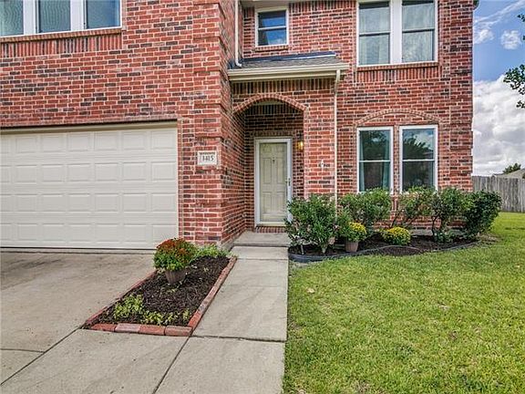3rd image of 1415 Summerdale Ln