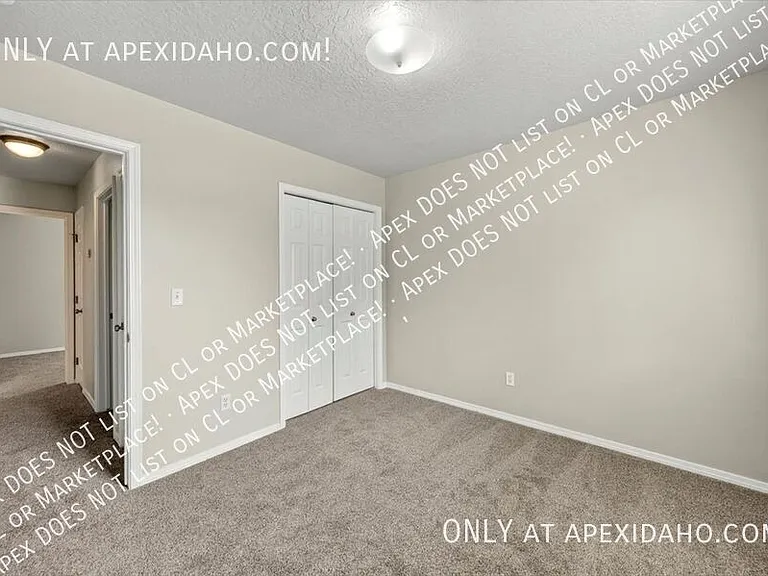 3851 N Lezana Ave — Photo 22