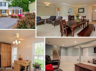 10450 Calumet Grove Dr, Fairfax, VA 22032