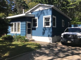 1614 Seminole Rd, Norton Shores, MI 49441