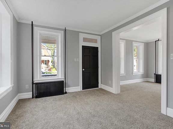 3rd image of 627 Broadway