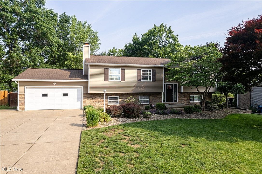 3247 Brooklawn Dr, Barberton, OH 44203 | Zillow