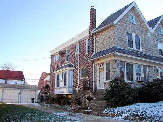 2nd image of 202 W Albemarle Ave