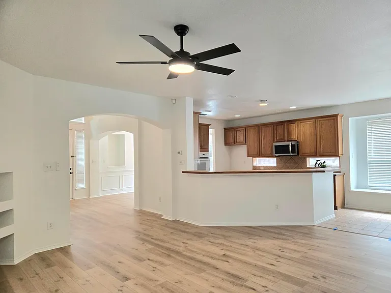 2040 Londonderry Dr — Photo 11