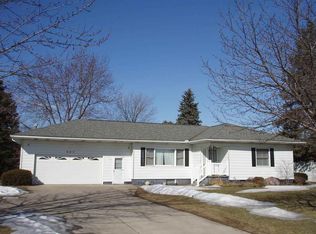 807 S Main St, Middlebury, IN 46540