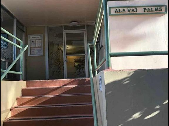 2nd image of 2355 Ala Wai Blvd APT 304