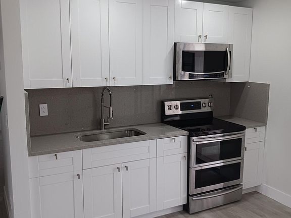 3rd image of 2927 Vassallo Avenue