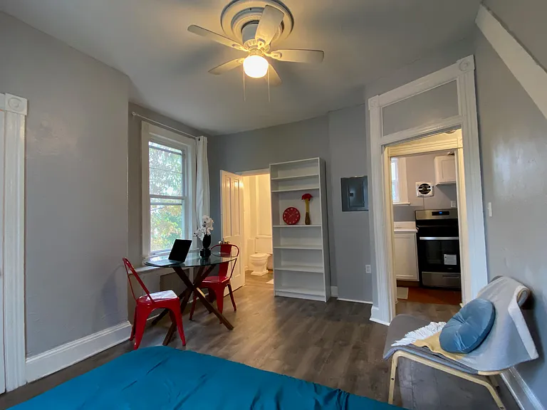 509 E 41st St #2S — Photo 13
