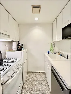 Rented by Douglas Elliman | media 21