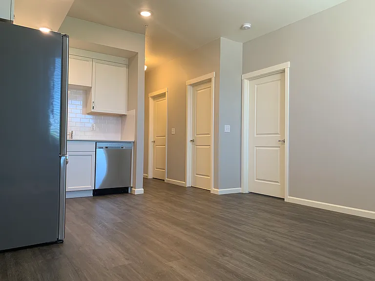 6940 N Greenwich Ave #7 — Photo 3