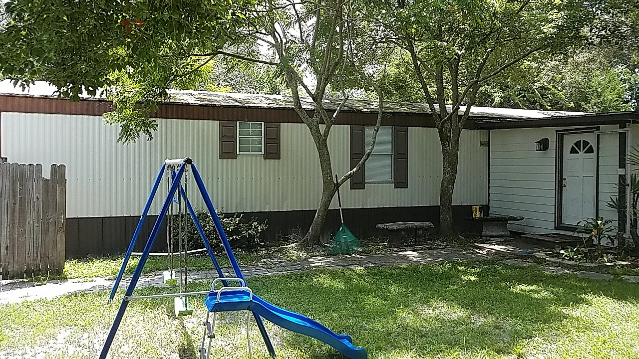 2625 Isabella Ave — Photo 2