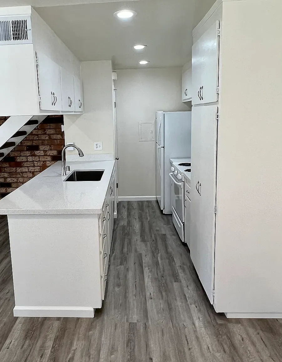 2 bed, 903 sqft, $2,800 — Photo 3