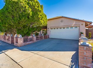 1681 W Oak Shadows Dr, Tucson, AZ 85737